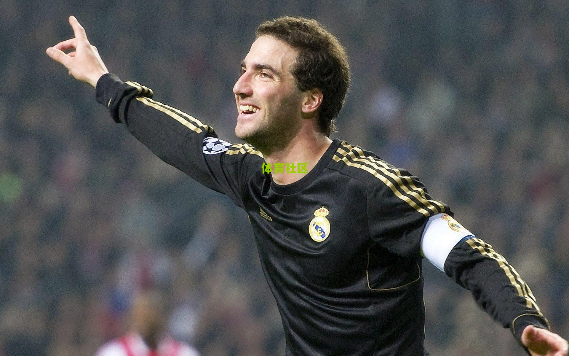 击剑健儿军训淬火 意志如锋迎战巴黎