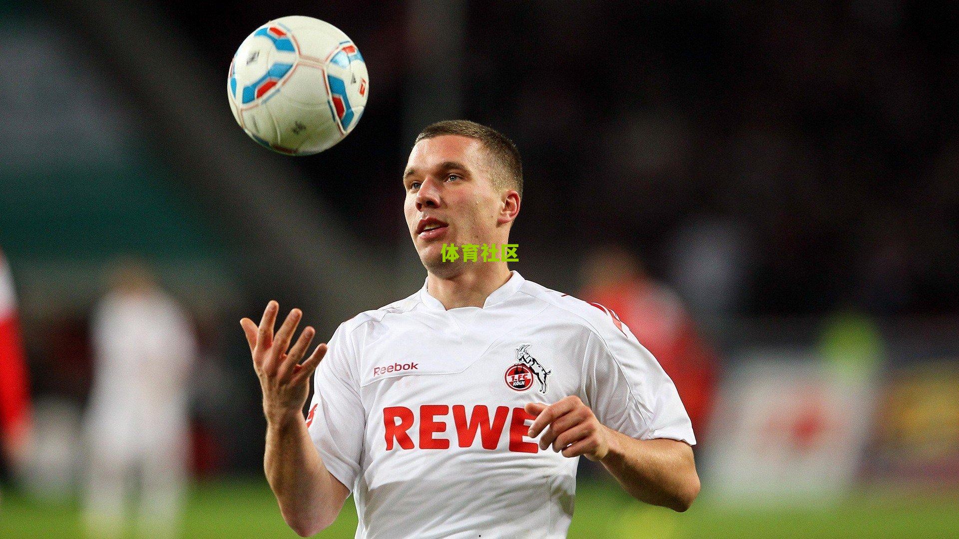 拜仁帮低迷,两闸反复试错,弗利克的德国队开倒车